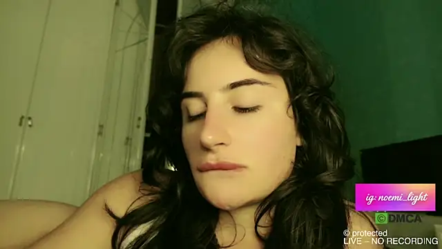 Snapshot of DeaAthena chatting on 27, 5, 2026 DeaAthena online show from 27, 5, 2026