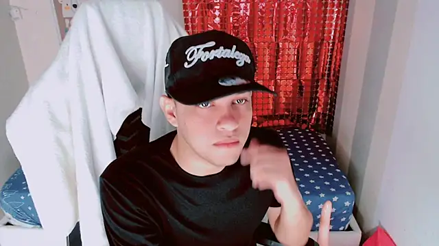 Snapshot of Luky_twink chatting on 7, 1, 2026 Luky twink online show from 7, 1, 2026