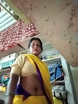 Snapshot of Shreya_pandit chatting on 23, 4, 2026 Shreya pandit online show from 23, 4, 2026