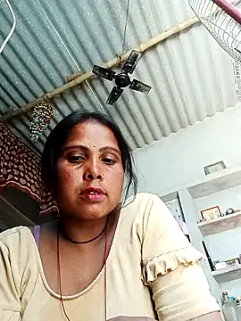 Snapshot of Shreya_pandit chatting on 22, 5, 2026 Shreya pandit online show from 22, 5, 2026