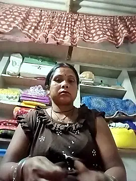 Snapshot of Shreya_pandit chatting on 18, 4, 2026 Shreya pandit online show from 18, 4, 2026