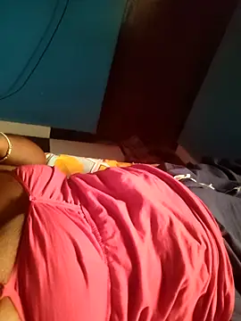 Snapshot of lovelycouple_2026 chatting on 15, 12, 2025 lovelycouple 2026 online show from 15, 12, 2025