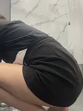 Sarah2127 online show from 5, 3, 2026