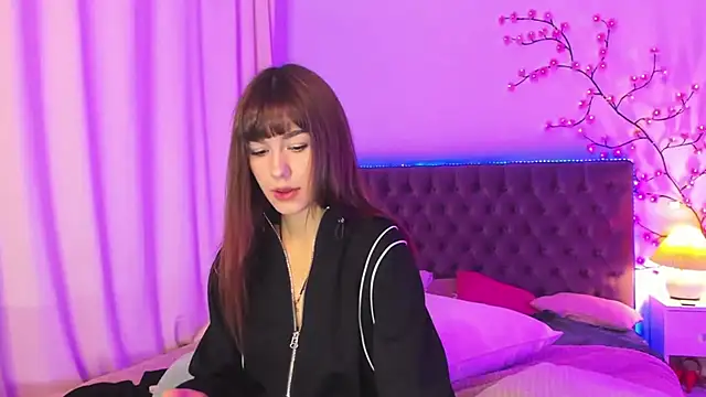Snapshot of MilanaHotts chatting on 18, 7, 2026 MilanaHotts online show from 18, 7, 2026