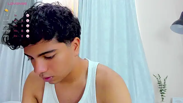 Snapshot of cherry_blossom77 chatting on 5, 1, 2026 cherry blossom77 online show from 5, 1, 2026