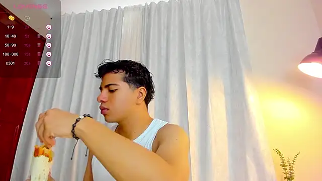 Snapshot of cherry_blossom77 chatting on 12, 1, 2026 cherry blossom77 online show from 12, 1, 2026