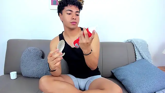 Snapshot of cherry_blossom77 chatting on 19, 12, 2025 cherry blossom77 online show from 19, 12, 2025