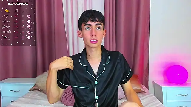 Snapshot of starboyy_77 chatting on 7, 1, 2026 starboyy 77 online show from 7, 1, 2026