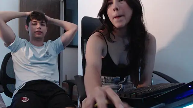 T-PHotxCouple online show from 20, 6, 2026
