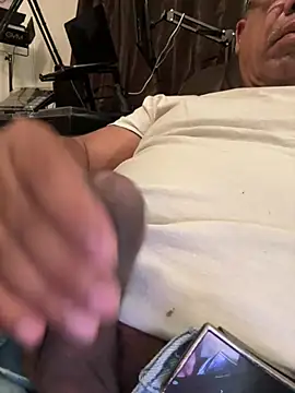 Snapshot of tigre6911 chatting on 18, 5, 2026 tigre6911 online show from 18, 5, 2026