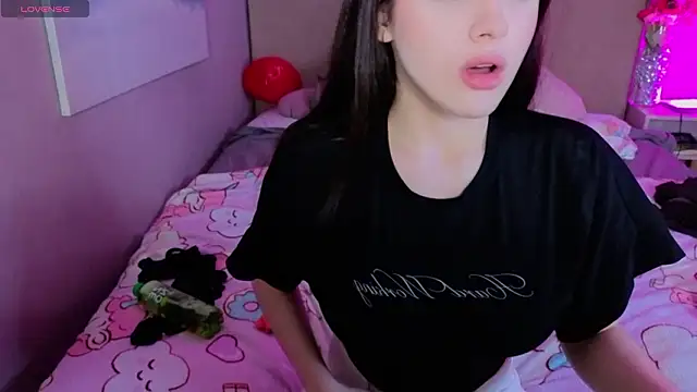 Snapshot of Holly__Bush chatting on 22, 2, 2026 Holly Bush online show from 22, 2, 2026