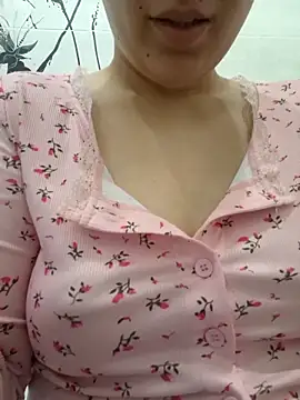 Emilyhomegirl1 online show from 19, 12, 2025