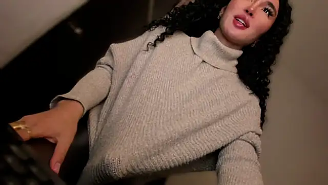 mxshemale ladyboy online show from 9, 10, 2025