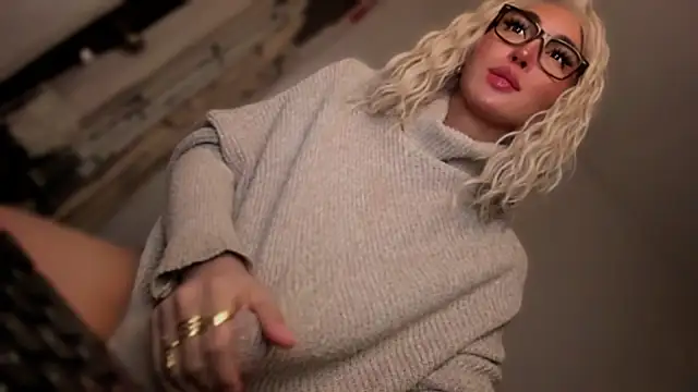 mxshemale ladyboy online show from 14, 11, 2025