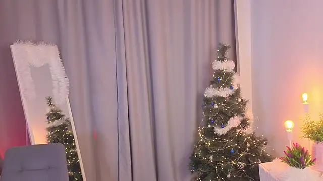 Snapshot of Leyla_crsh chatting on 23, 12, 2025 Leyla crsh online show from 23, 12, 2025