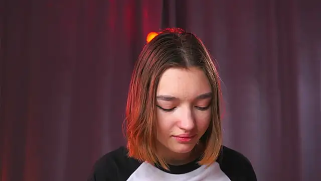 Leyla crsh online show from 11, 3, 2026