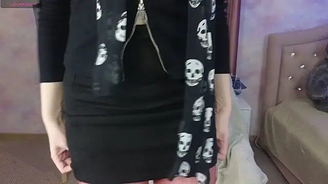 Mila Whelson online show from 12, 2, 2026