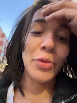 MiaMorenoo online show from 7, 1, 2026