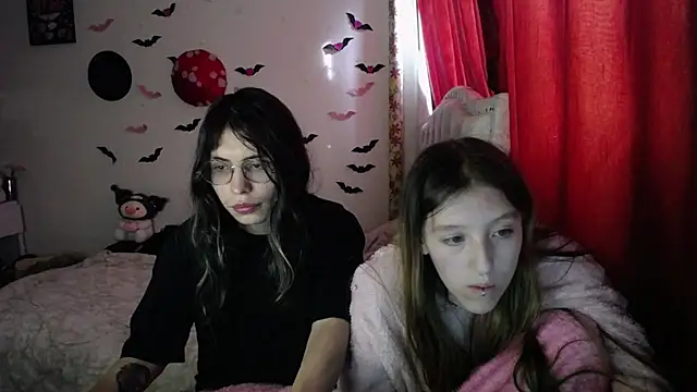 Briar y Blair online show from 15, 4, 2026