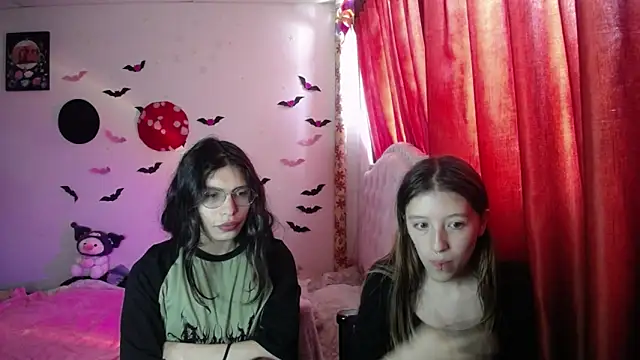 Briar y Blair online show from 14, 4, 2026