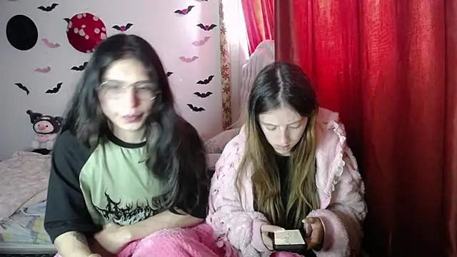 Briar y Blair online show from 15, 4, 2026