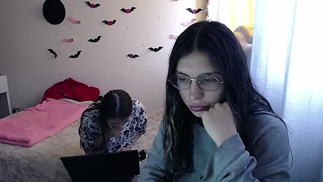 Briar y Blair online show from 12, 1, 2026