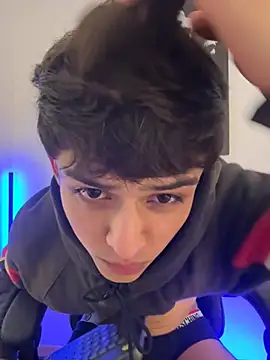 lian fooxx online show from 28, 4, 2026