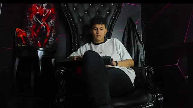 Snapshot of Ethan_Waalker chatting on 7, 2, 2026 Ethan Waalker online show from 7, 2, 2026