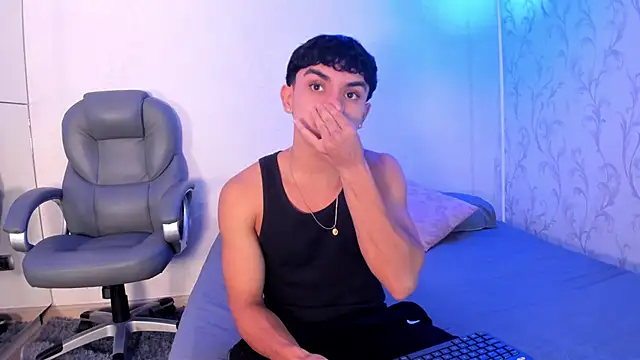 Snapshot of _TaylorBlack chatting on 13, 1, 2026 TaylorBlack online show from 13, 1, 2026