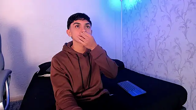 Snapshot of _TaylorBlack chatting on 20, 12, 2025 TaylorBlack online show from 20, 12, 2025