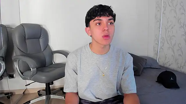  TaylorBlack online show from 4, 4, 2026