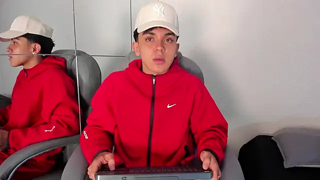  TaylorBlack online show from 13, 4, 2026