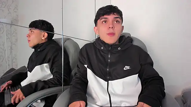  TaylorBlack online show from 8, 4, 2026