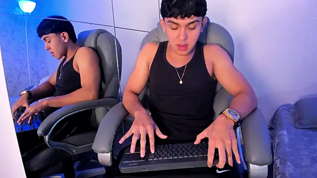 Snapshot of _TaylorBlack chatting on 11, 1, 2026 TaylorBlack online show from 11, 1, 2026