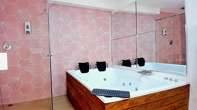  TaylorBlack online show from 21, 3, 2026