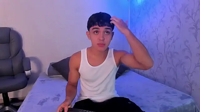 Snapshot of _TaylorBlack chatting on 17, 12, 2025 TaylorBlack online show from 17, 12, 2025