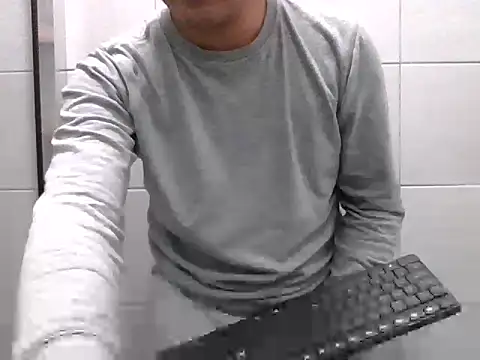 Snapshot of sweetpinoy2027 chatting on 22, 12, 2025 sweetpinoy2027 online show from 22, 12, 2025