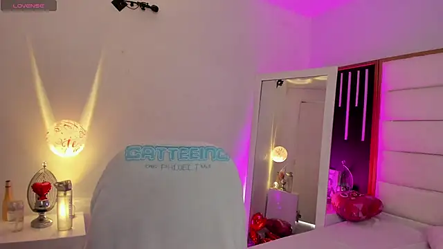 Snapshot of JuliMonroe19 chatting on 12, 2, 2026 JuliMonroe19 online show from 12, 2, 2026