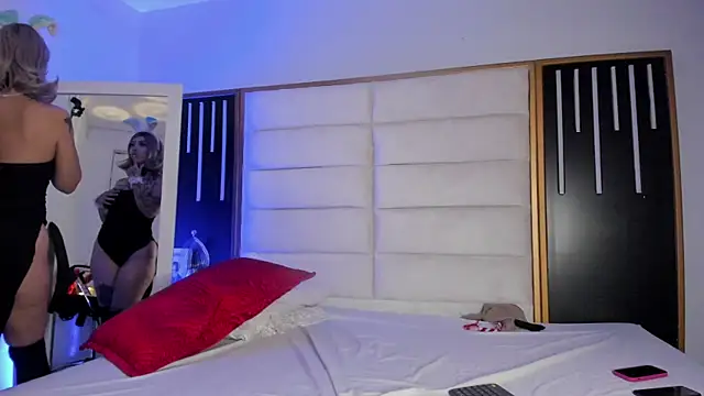 Snapshot of JuliMonroe19 chatting on 24, 2, 2026 JuliMonroe19 online show from 24, 2, 2026