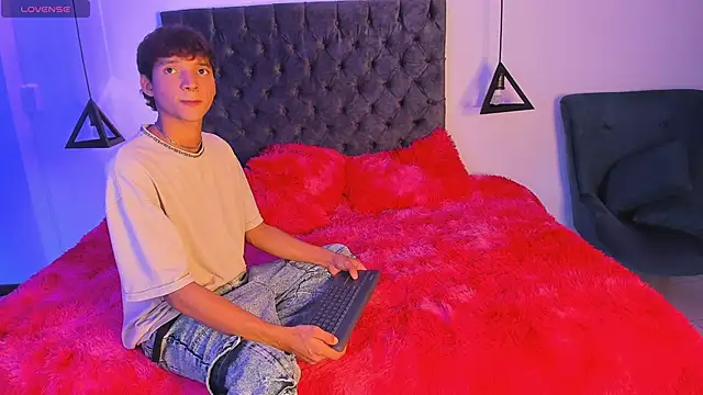 Snapshot of im_ralff chatting on 16, 12, 2025 im ralff online show from 16, 12, 2025