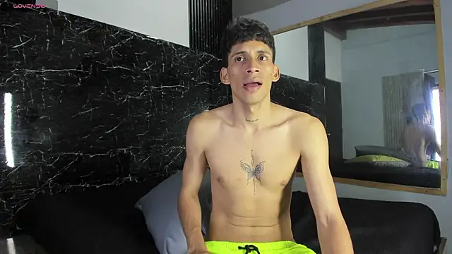 Snapshot of Emer_santos chatting on 3, 2, 2026 Emer santos online show from 3, 2, 2026