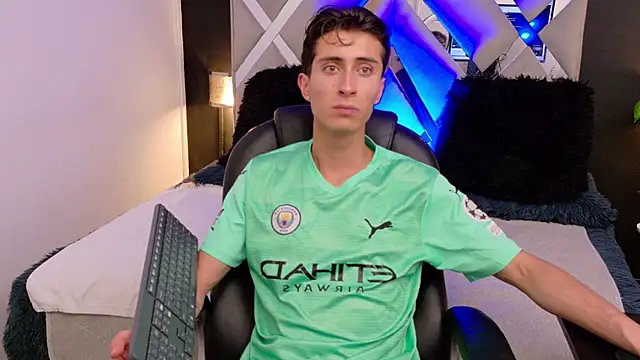 Snapshot of Ithan_Skin chatting on 9, 1, 2026 Ithan Skin online show from 9, 1, 2026