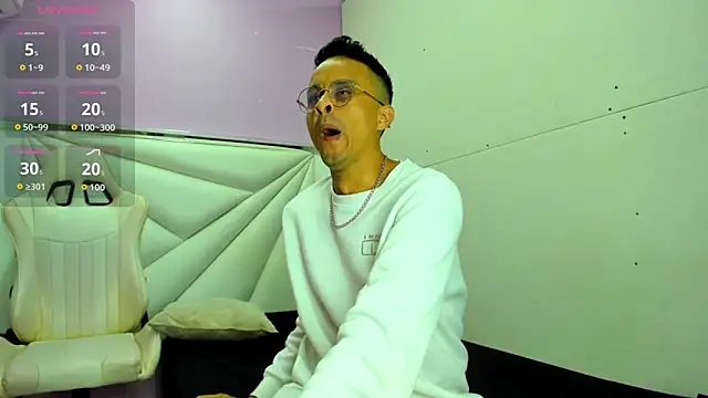 Snapshot of Ares_funn chatting on 18, 12, 2025 Ares funn online show from 18, 12, 2025