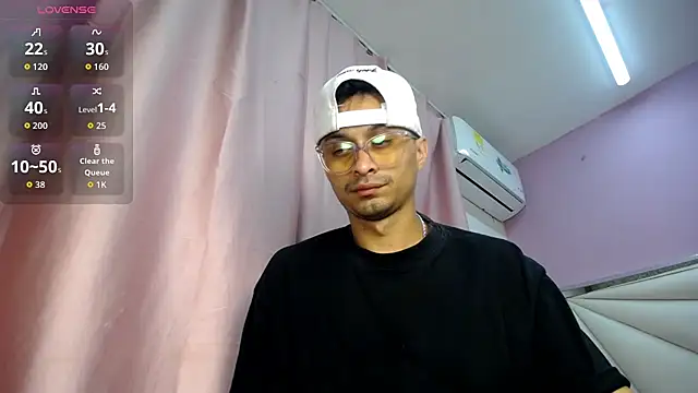 Snapshot of Ares_funn chatting on 21, 12, 2025 Ares funn online show from 21, 12, 2025