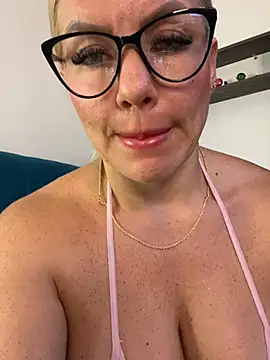 Snapshot of Natalia_Fit chatting on 26, 7, 2026 Natalia Fit online show from 26, 7, 2026