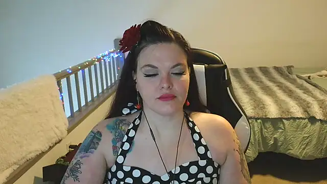 VixieVanderbilt online show from 17, 12, 2025