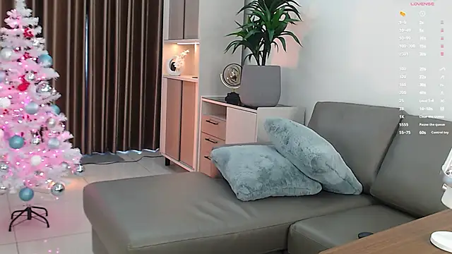 HloeChic online show from 20, 12, 2025