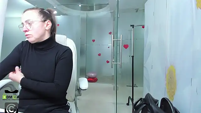 missdominna online show from 9, 4, 2026