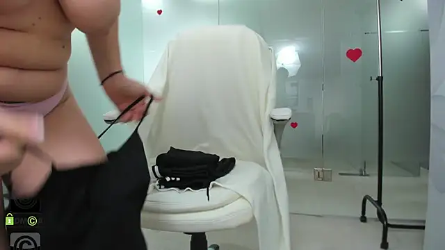 missdominna online show from 7, 4, 2026