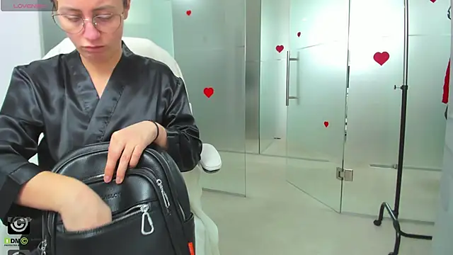 missdominna online show from 11, 1, 2026